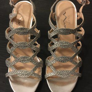 Touch of Nina- Silver sparkly heels 8M